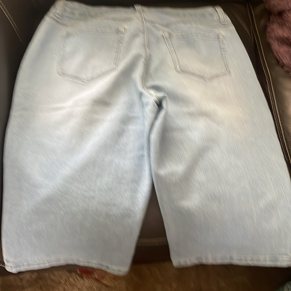 Style and Co Bermuda shorts - Picture 4 of 4